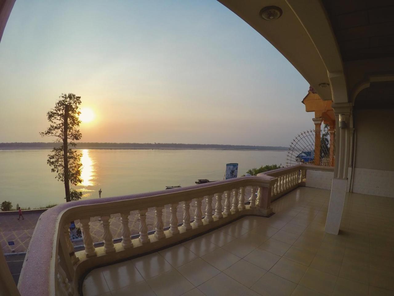 Hengheng II Guest House Kratyeh Kültér fotó
